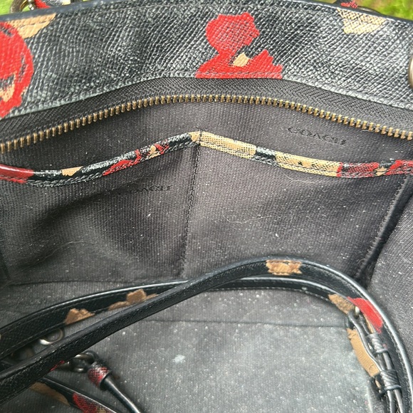 Coach Floral print crossbody tote - Picture 7 of 10